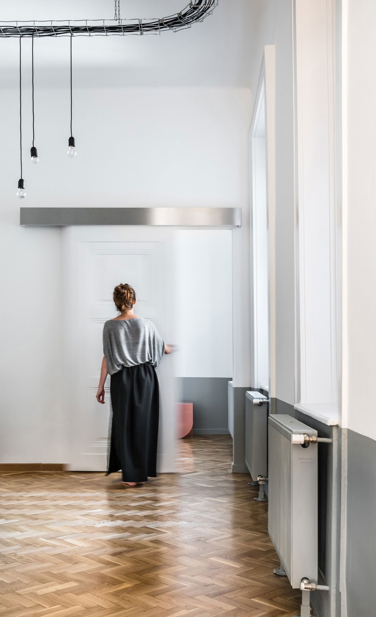 A Simple and Beautiful Home for a Stylish Couple in Budapest by Batlab Architects (11)