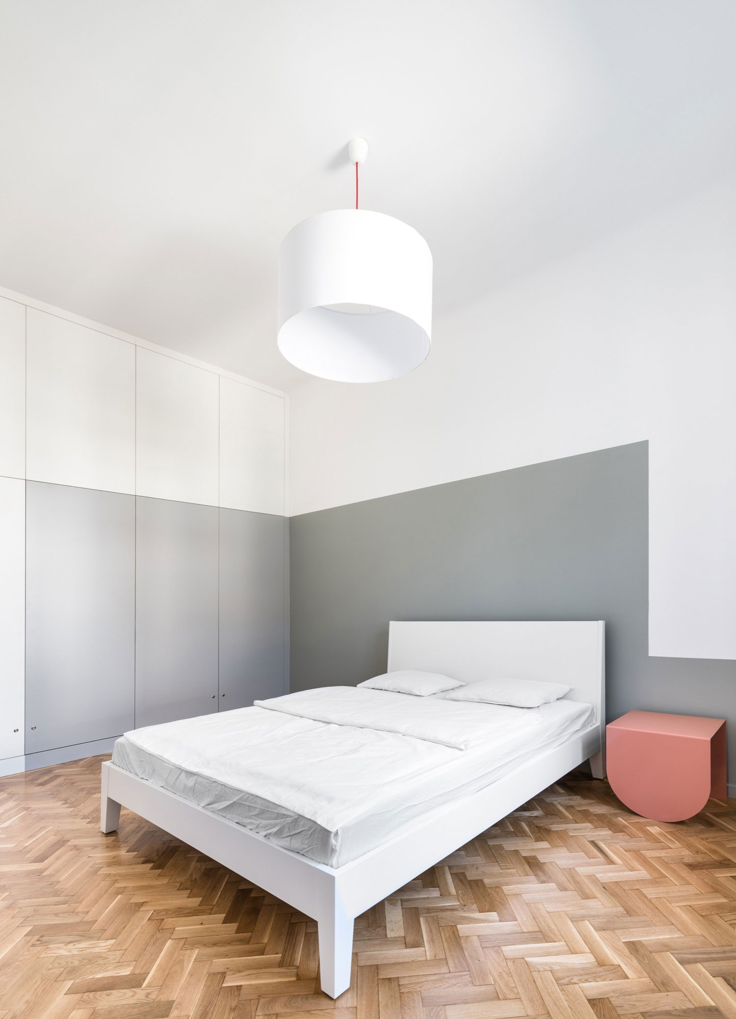 A Simple and Beautiful Home for a Stylish Couple in Budapest by Batlab Architects (13)