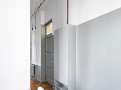 A Simple and Beautiful Home for a Stylish Couple in Budapest by Batlab Architects (9)