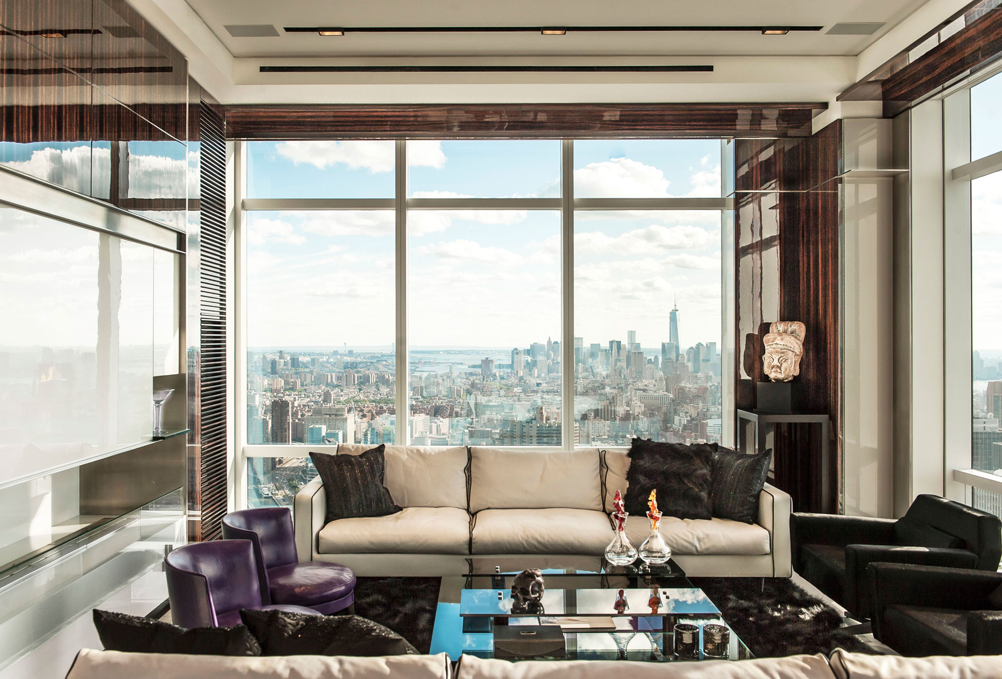 A Sleek Modern Apartment with a Stylish and Contemporary Layout in New York City by Mojo Stumer (1)