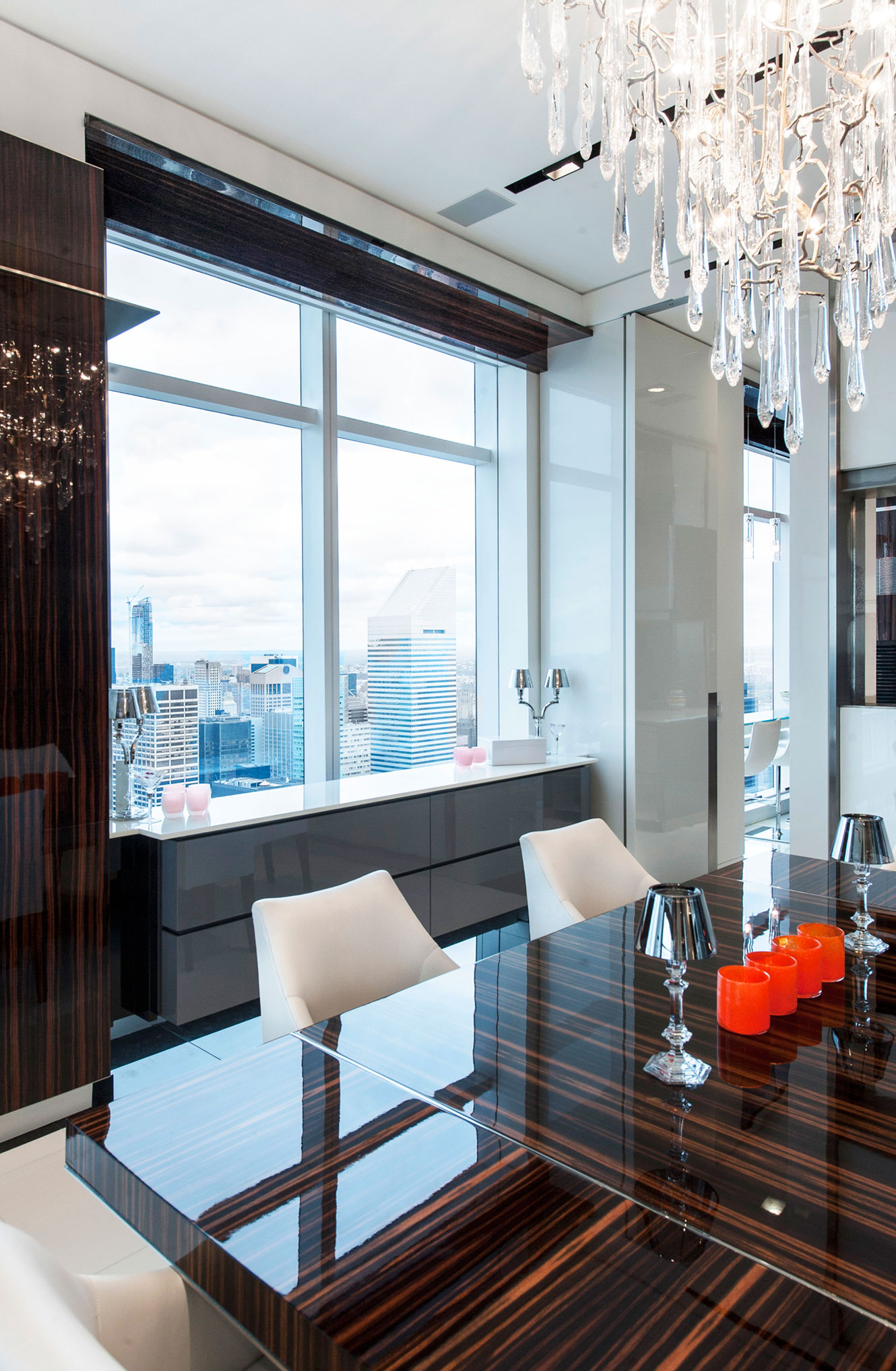 A Sleek Modern Apartment with a Stylish and Contemporary Layout in New York City by Mojo Stumer (22)