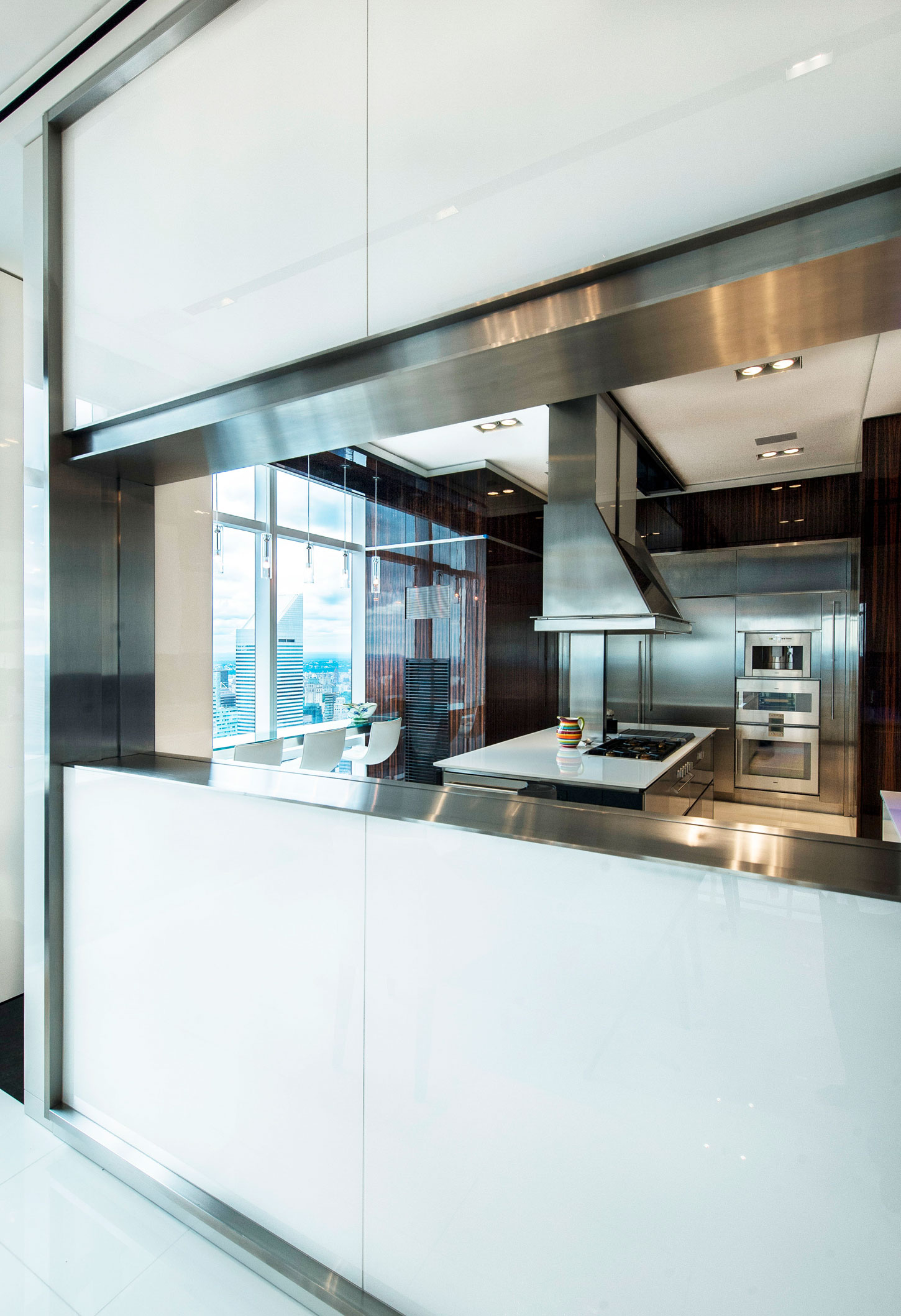 A Sleek Modern Apartment with a Stylish and Contemporary Layout in New York City by Mojo Stumer (7)