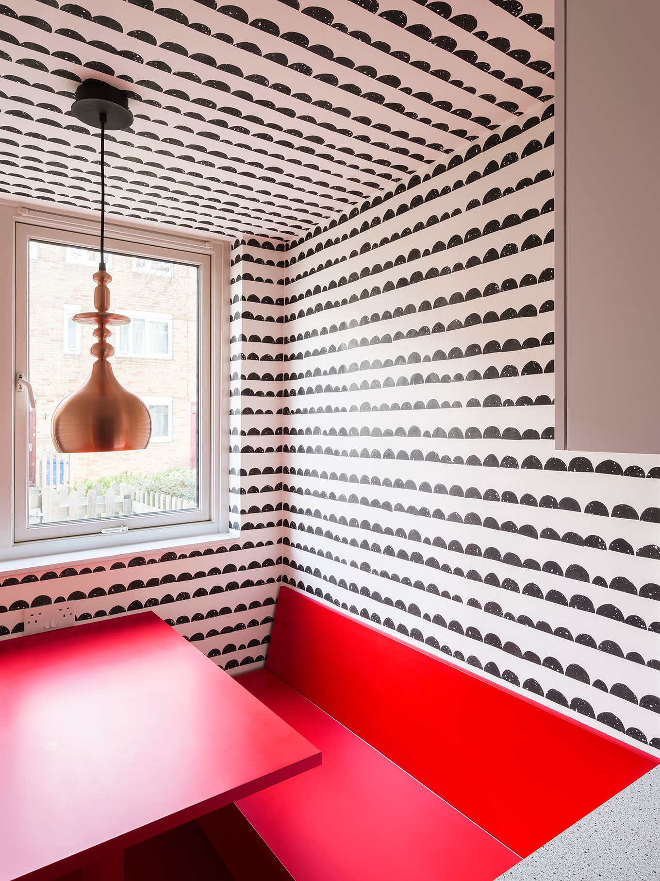 A Small Modern Flat with Personal Touch and Patterned Wallpapers in London by Studio Alexander Fehre (11)