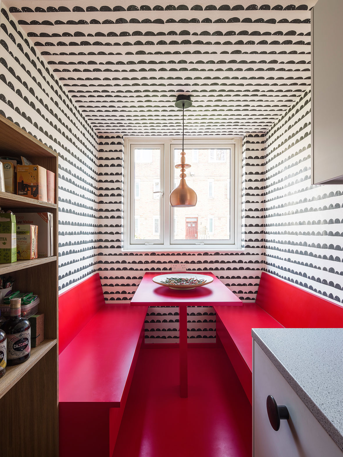 A Small Modern Flat with Personal Touch and Patterned Wallpapers in London by Studio Alexander Fehre (7)