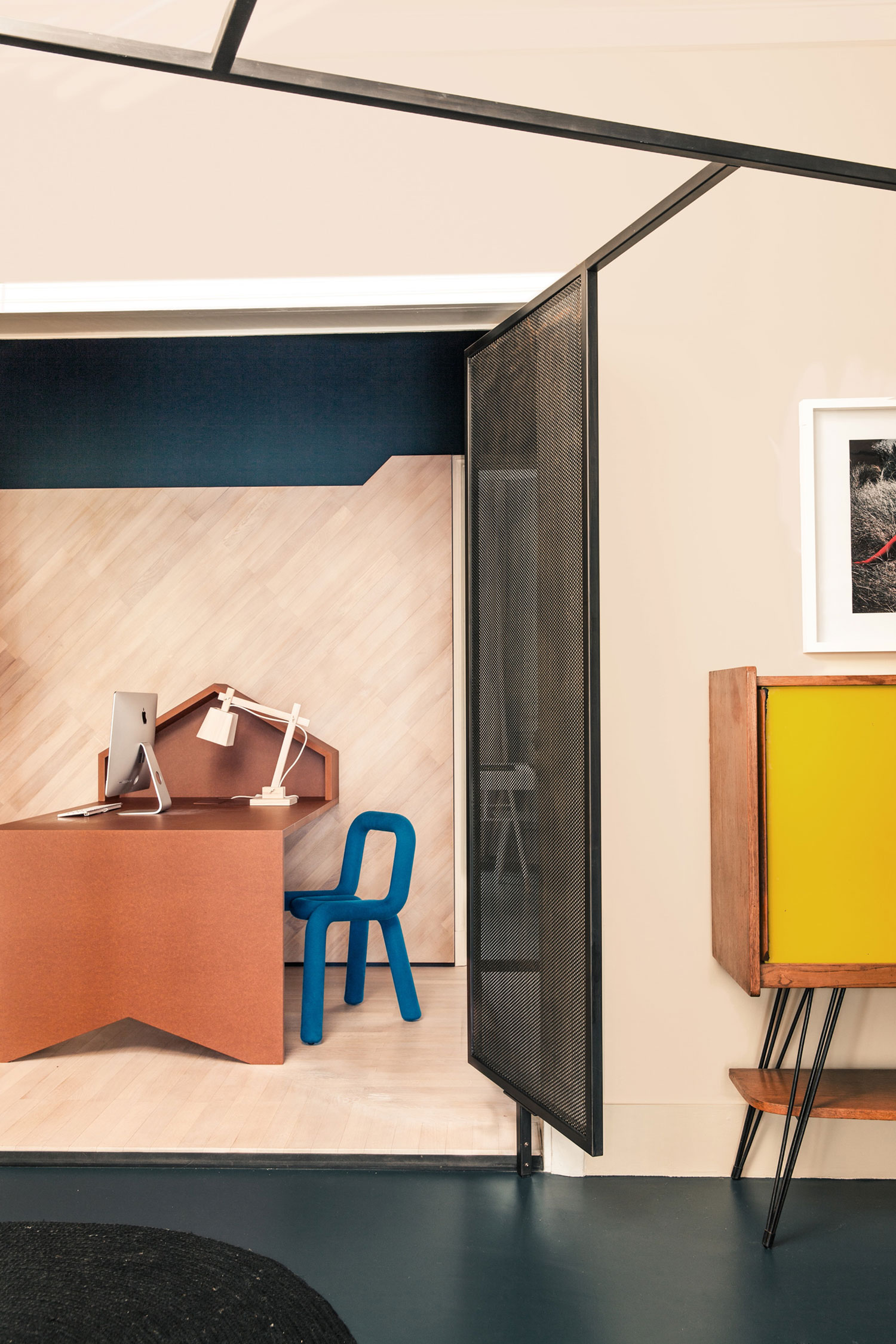 A Smart and Stylish Parisian Apartment Designed for a Young Family by UdA Architetti (15)