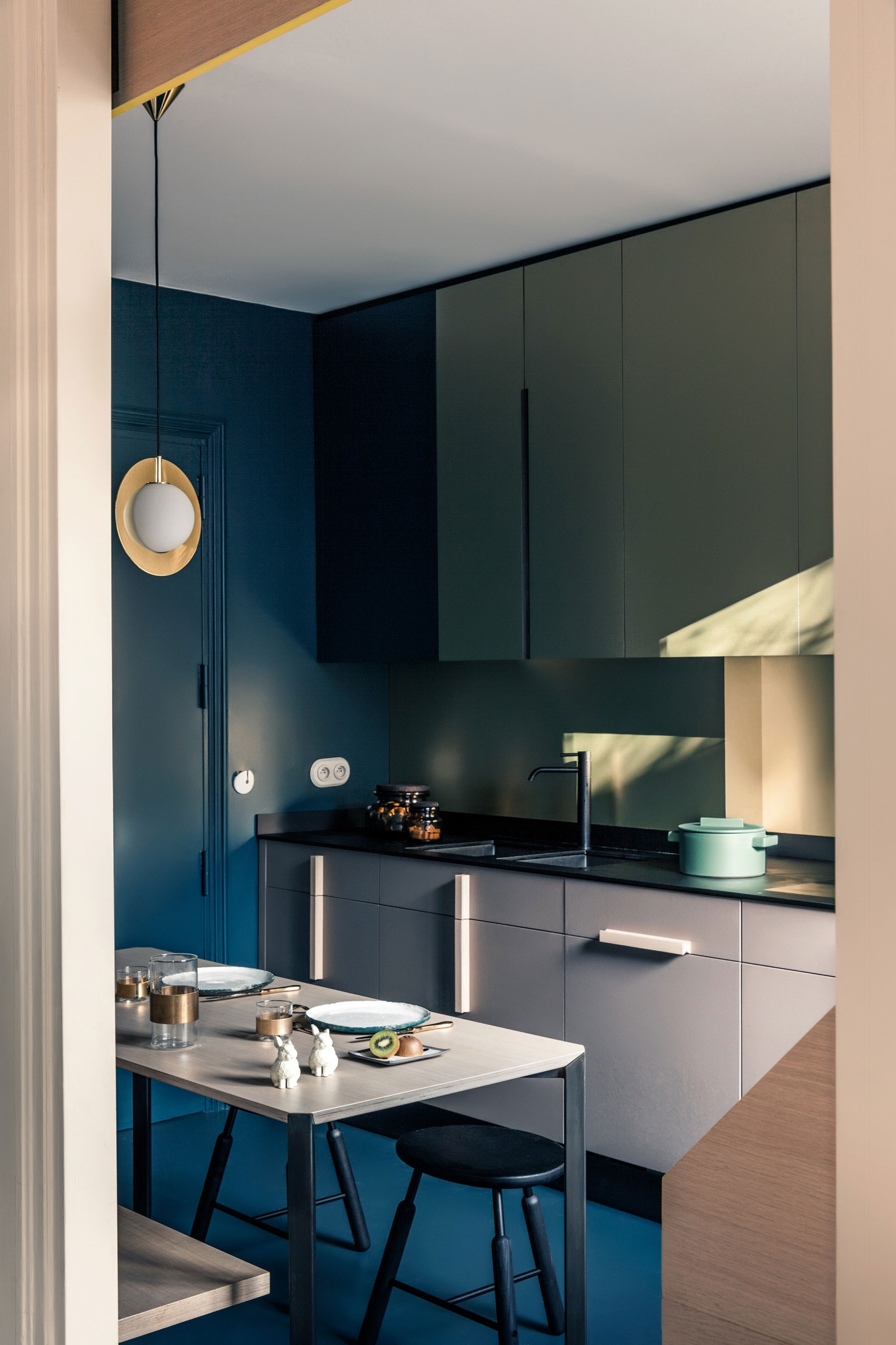 A Smart and Stylish Parisian Apartment Designed for a Young Family by UdA Architetti (5)