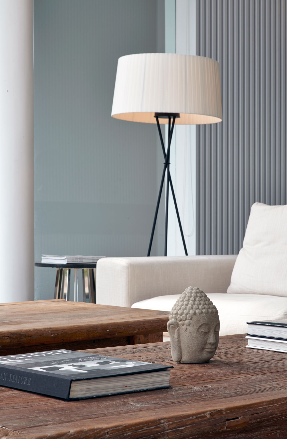 A Sophisticated Contemporary Home with Spectacular Views in Singapore by Robert Greg Shand Architects (10)