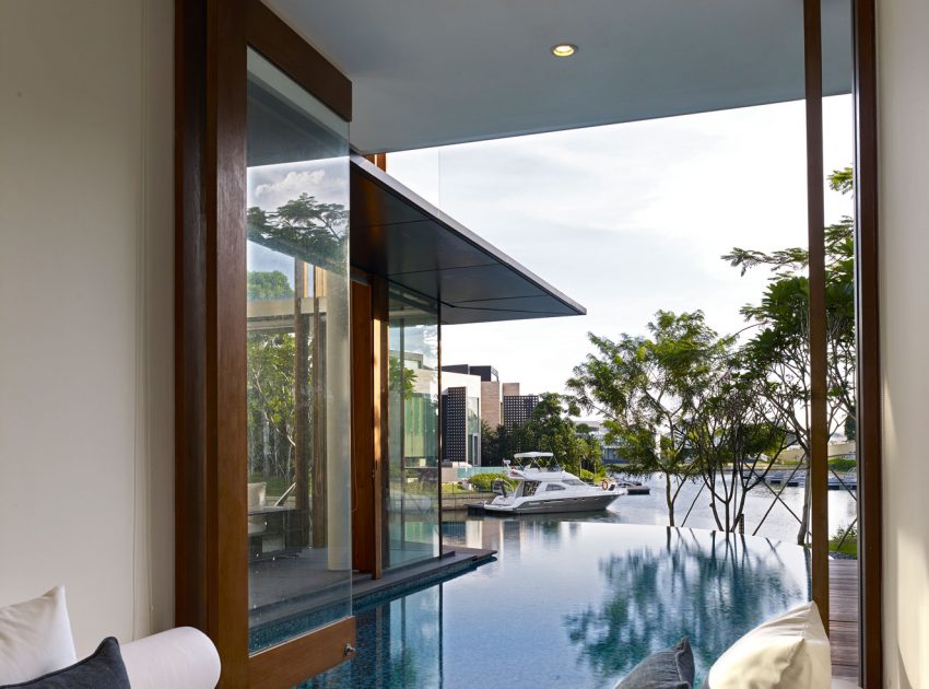 A Sophisticated Contemporary Home with Spectacular Views in Singapore by Robert Greg Shand Architects (21)