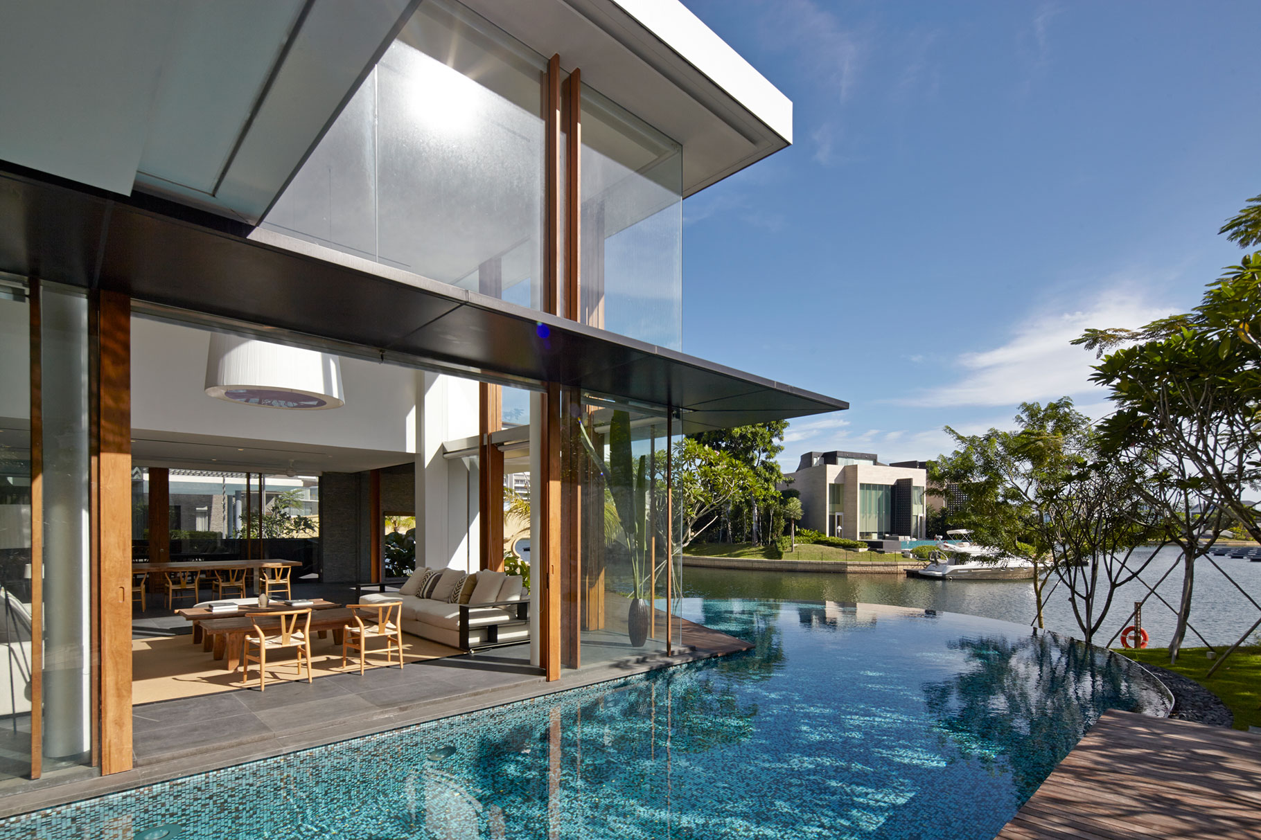A Sophisticated Contemporary Home with Spectacular Views in Singapore by Robert Greg Shand Architects (3)