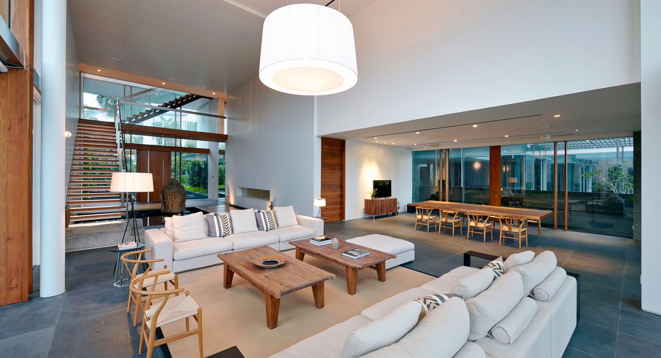 A Sophisticated Contemporary Home with Spectacular Views in Singapore by Robert Greg Shand Architects (33)