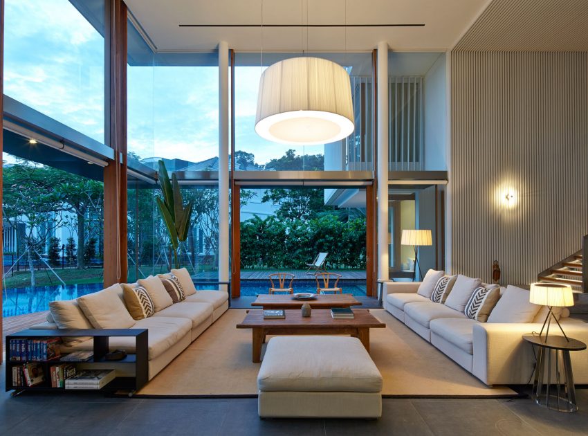 A Sophisticated Contemporary Home with Spectacular Views in Singapore by Robert Greg Shand Architects (34)