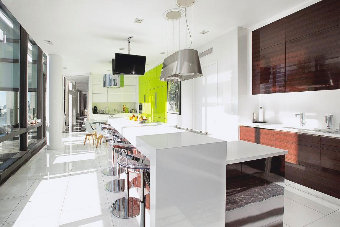 A Sophisticated Light-Filled Penthouse with Luxurious Interiors in New York City by Richard Mishaan (4)