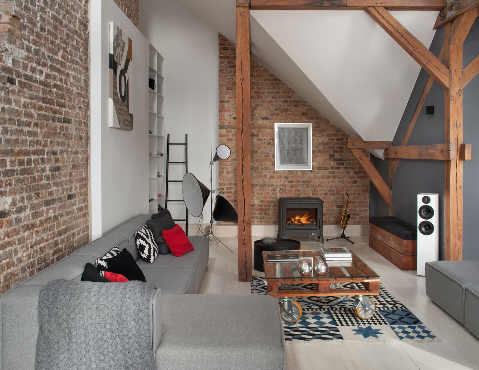 A Spacious Apartment with Beauty of Brick Walls and Timber Structure in Poznań, Poland by Cuns Studio (3)