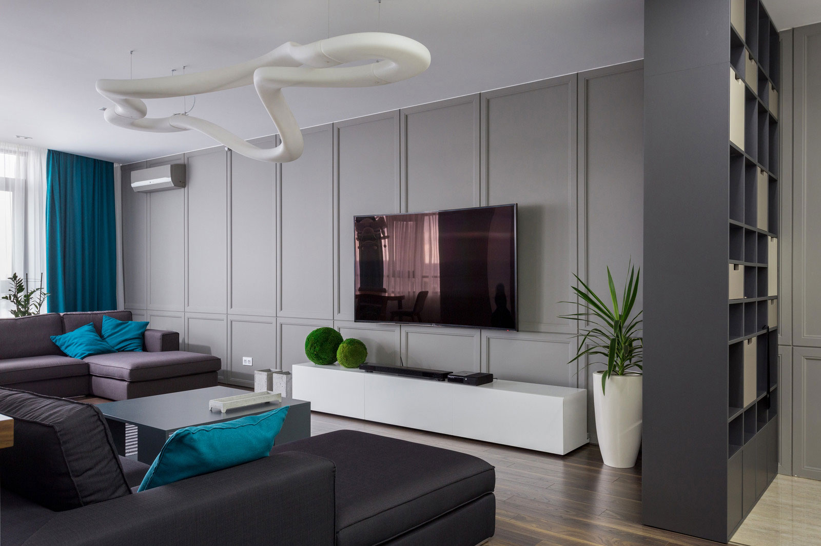 A Spacious Modern Apartment with Blue and White Accents in Kharkov by SVOYA Studio (2)