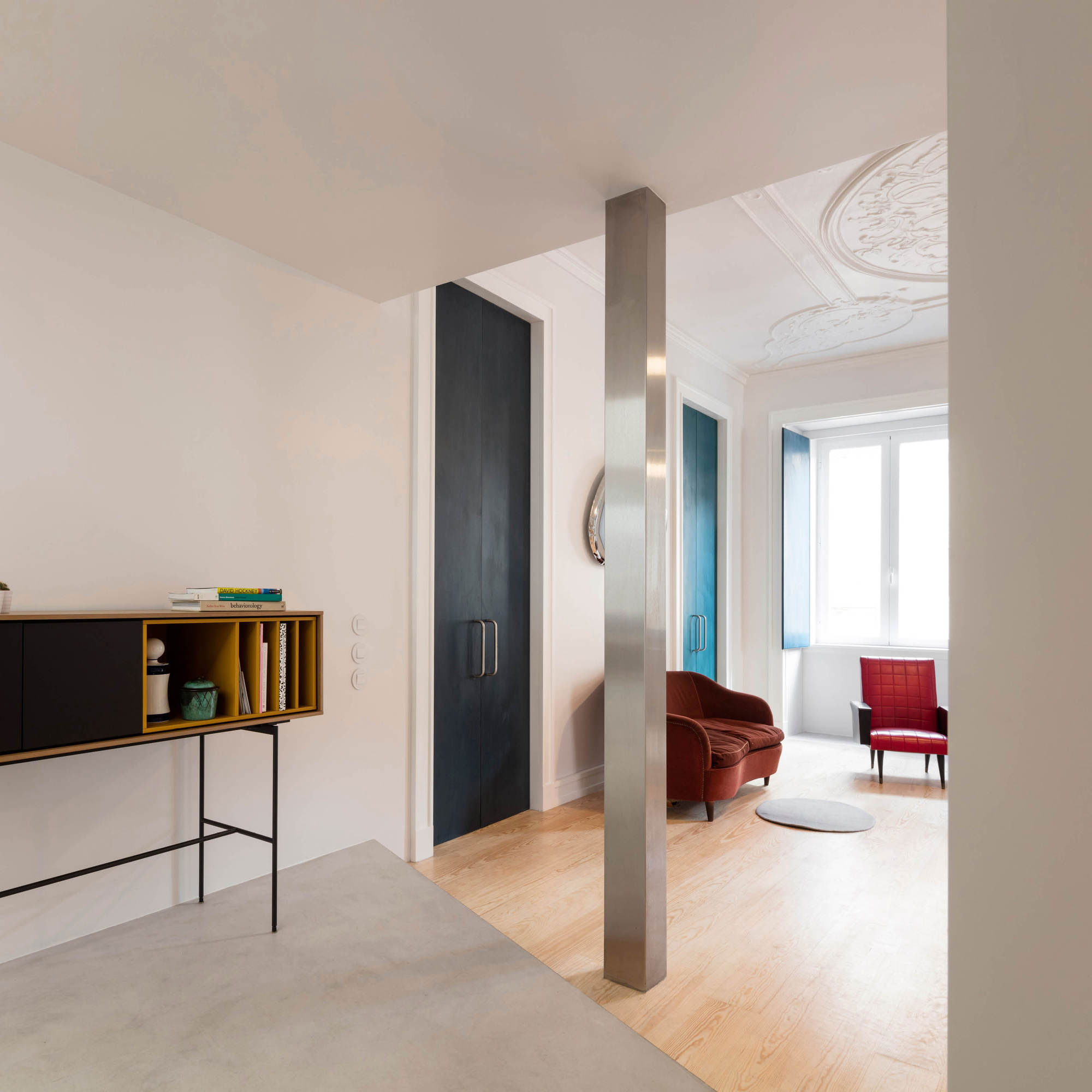 A Spacious Contemporary Apartment Framed by a Semi-Circular Wall in Lisbon by Fala Atelier (11)
