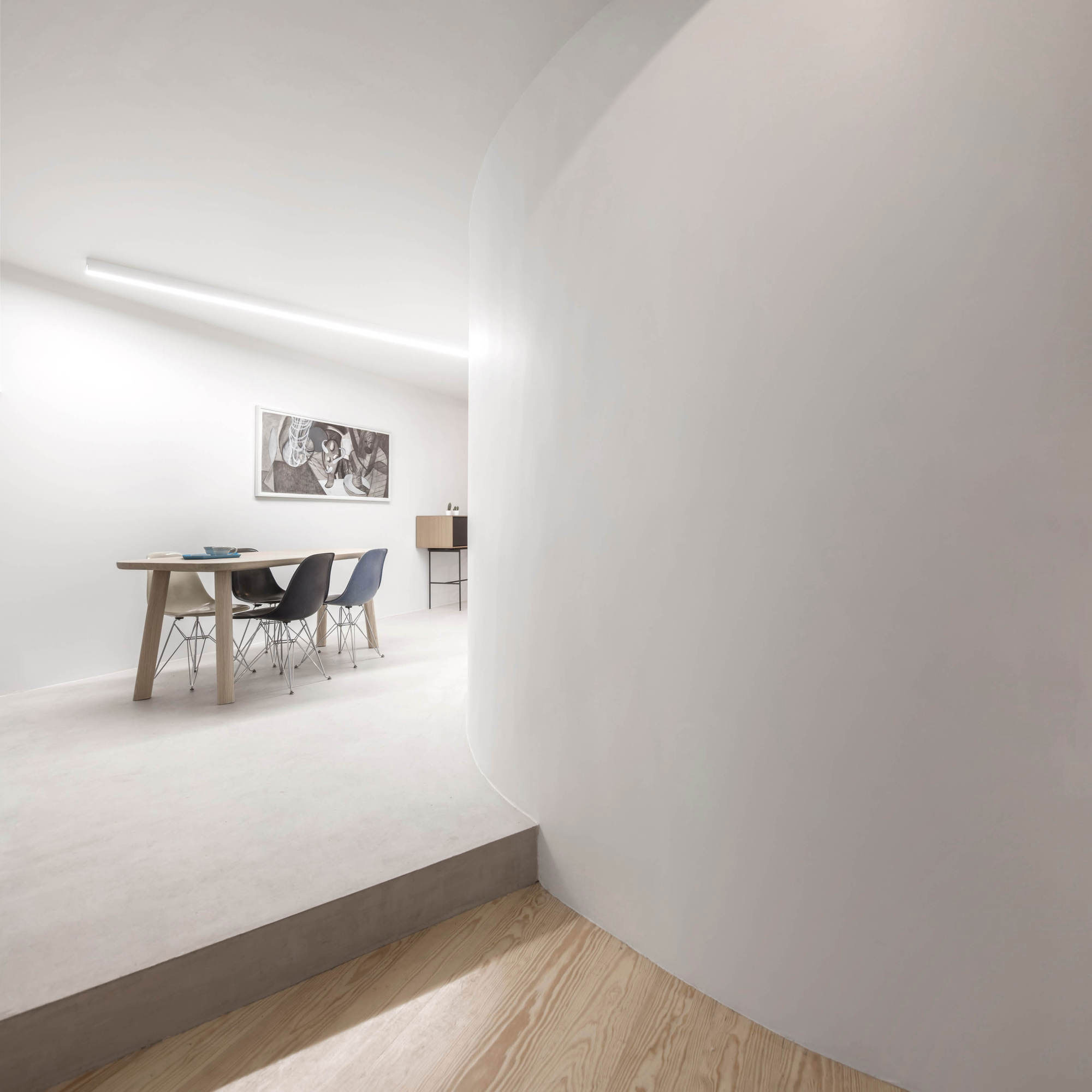 A Spacious Contemporary Apartment Framed by a Semi-Circular Wall in Lisbon by Fala Atelier (19)