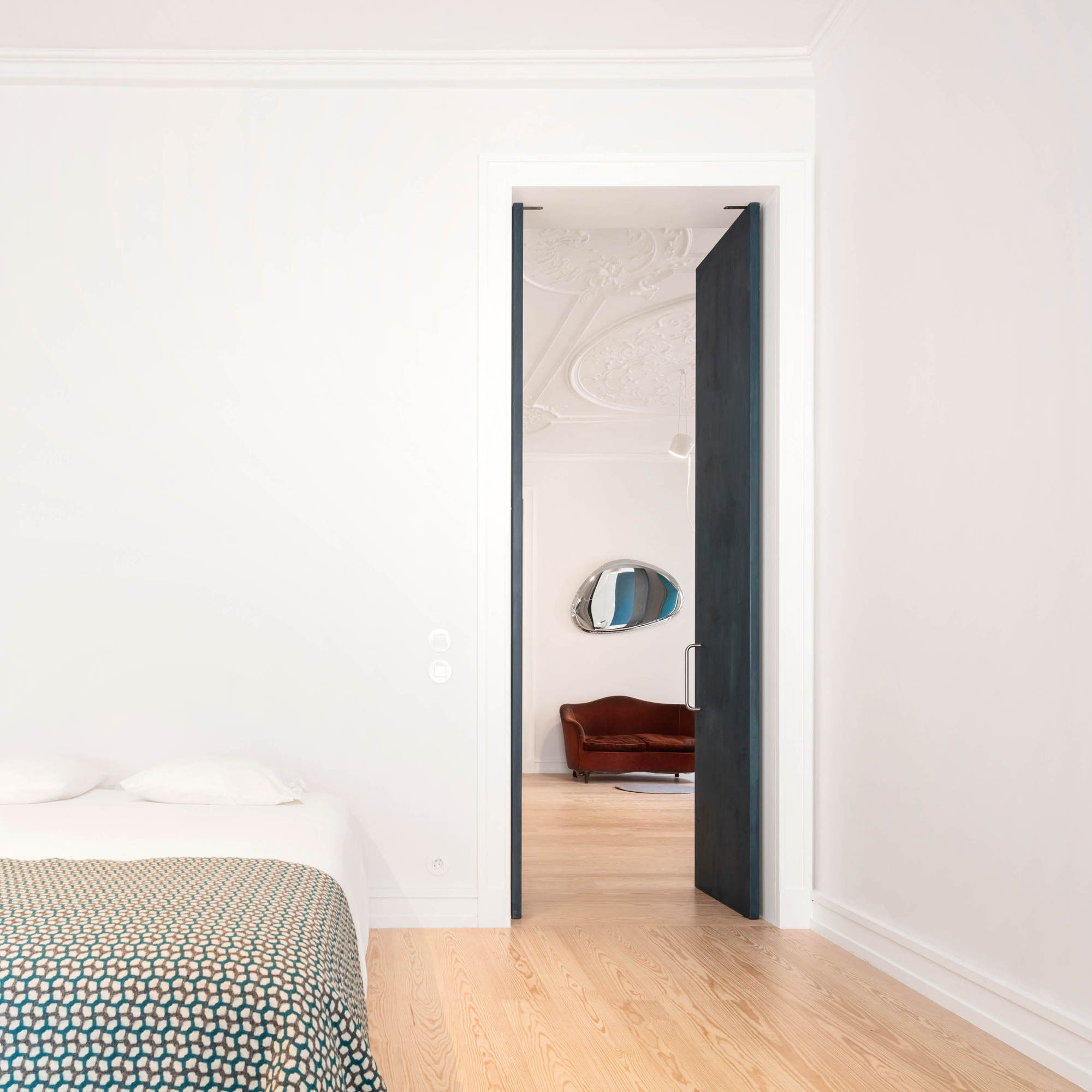 A Spacious Contemporary Apartment Framed by a Semi-Circular Wall in Lisbon by Fala Atelier (21)