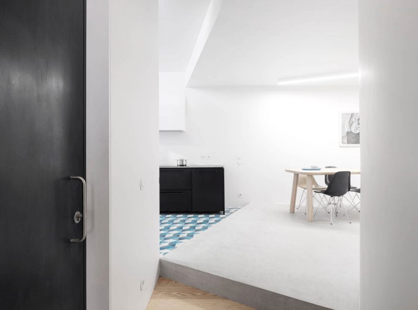 A Spacious Contemporary Apartment Framed by a Semi-Circular Wall in Lisbon by Fala Atelier (9)