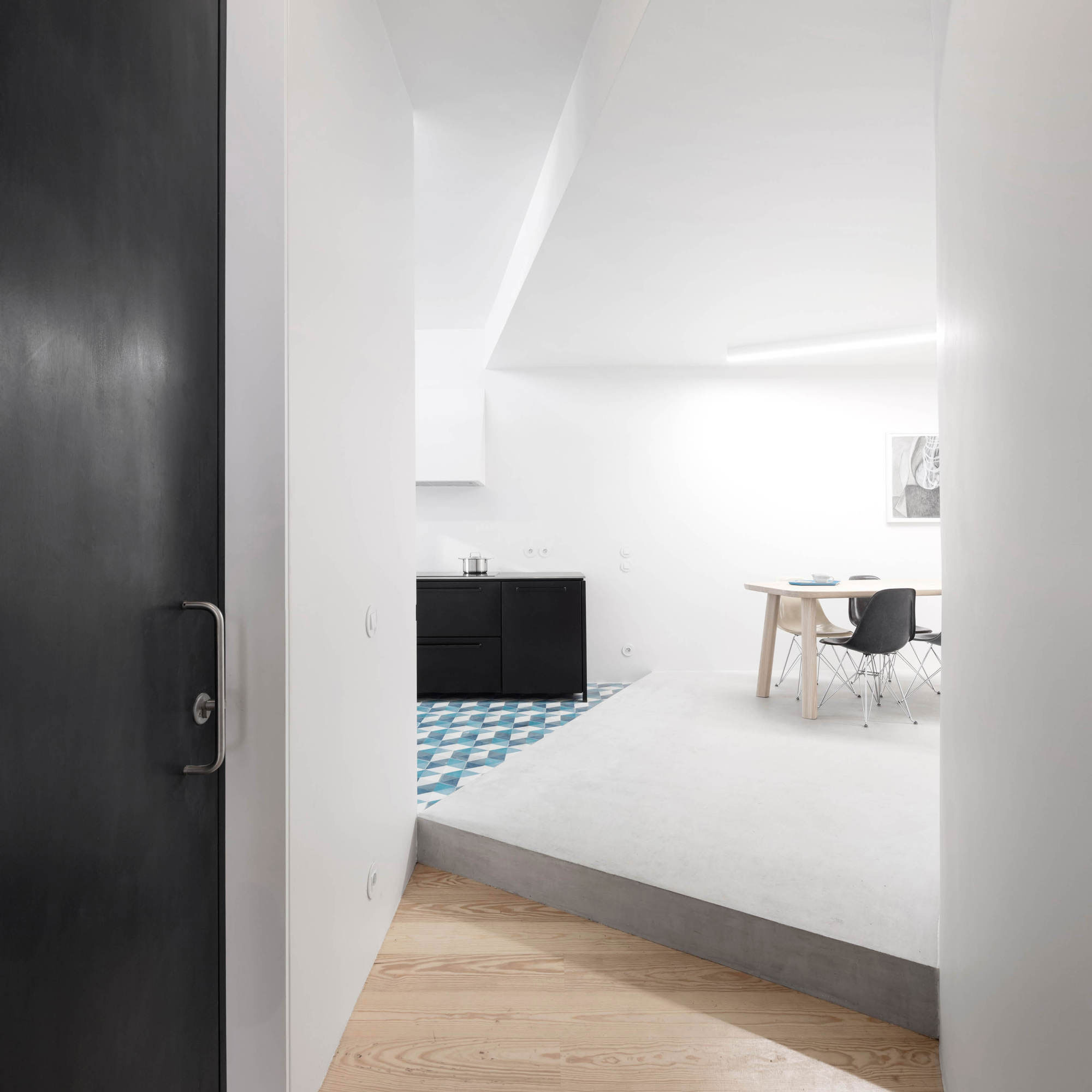 A Spacious Contemporary Apartment Framed by a Semi-Circular Wall in Lisbon by Fala Atelier (9)
