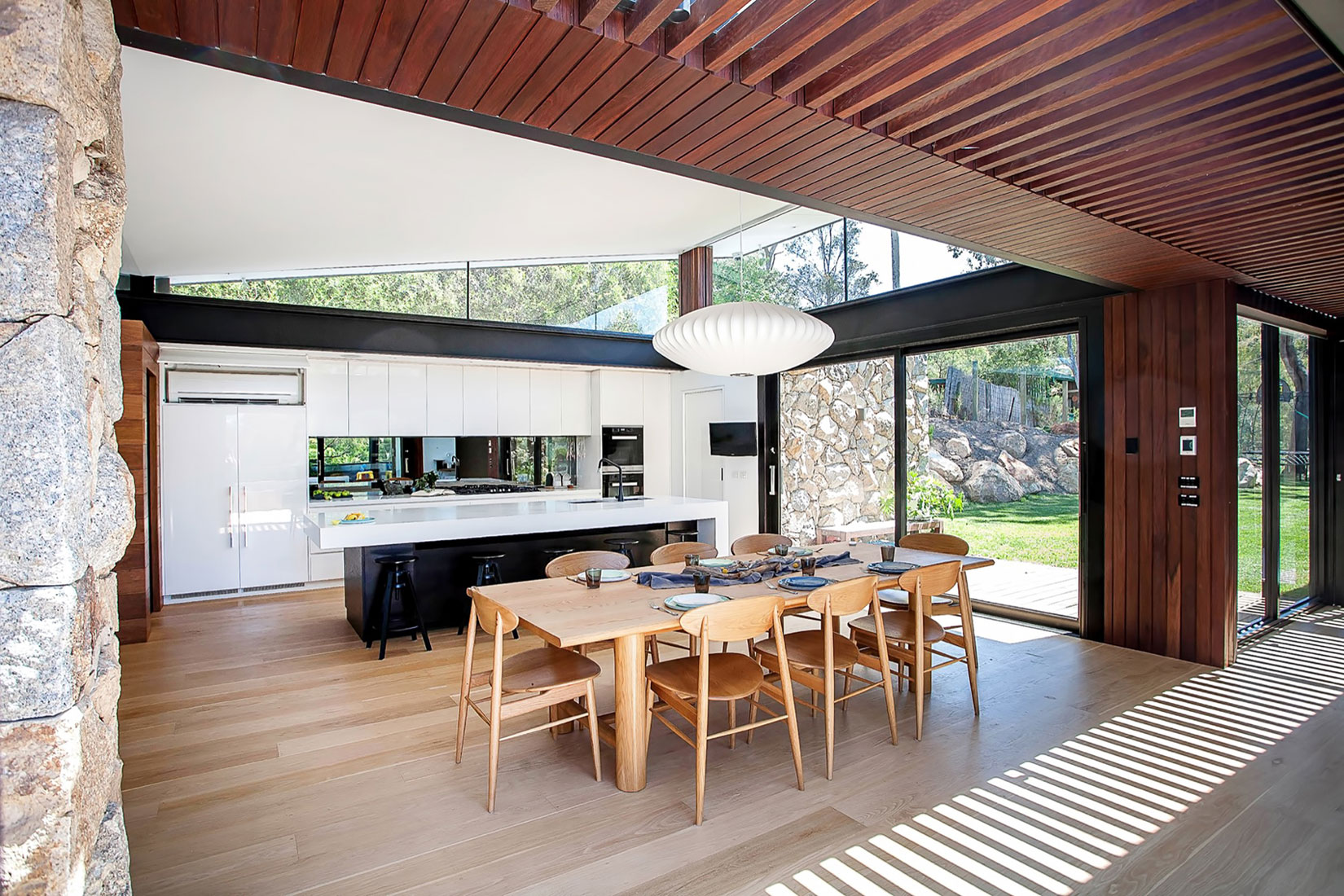 A Spacious Contemporary Home of Stone and Steel Built Above a River in Melbourne, Australia by Alexandra Buchanan Architecture (10)