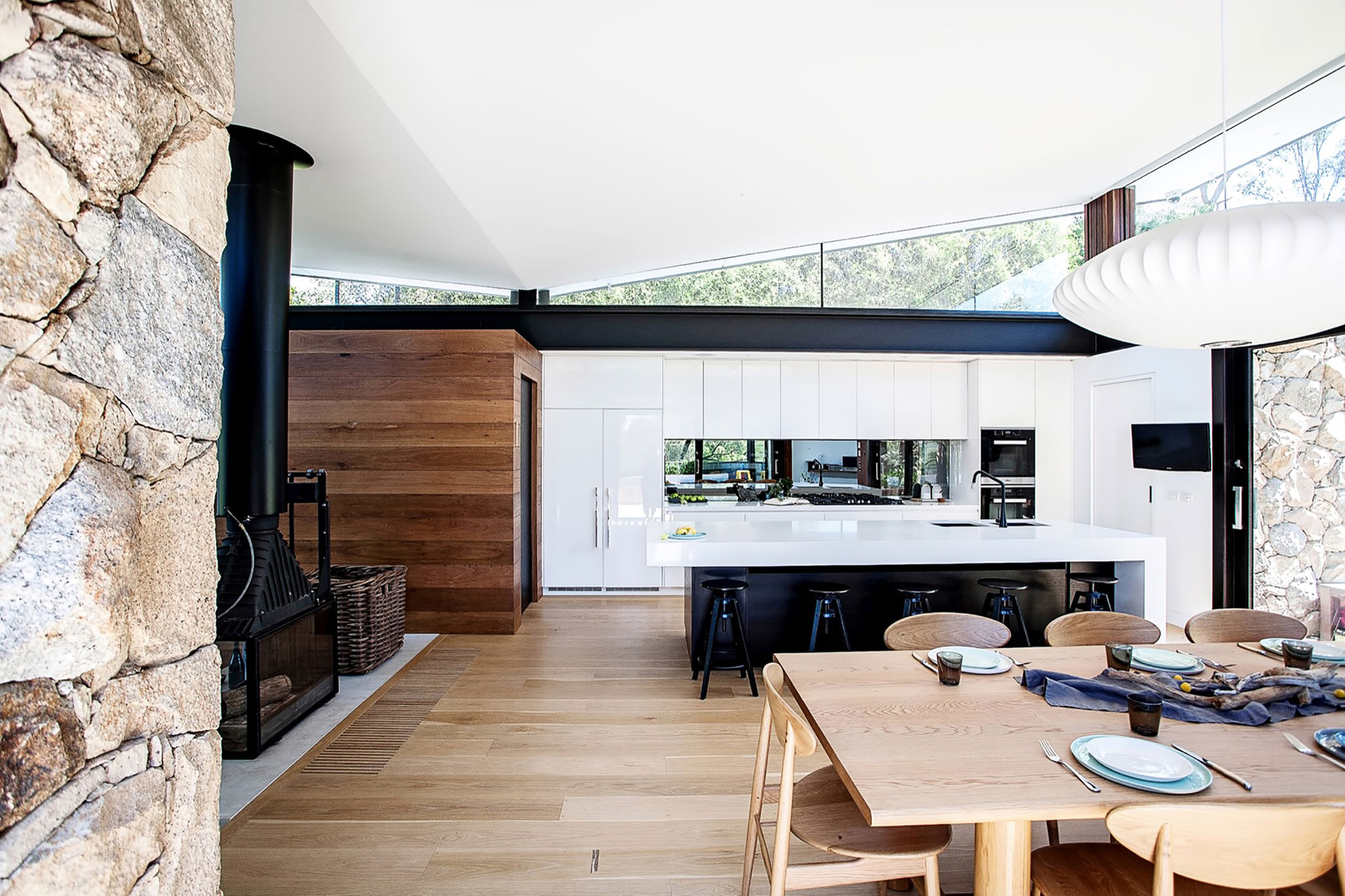 A Spacious Contemporary Home of Stone and Steel Built Above a River in Melbourne, Australia by Alexandra Buchanan Architecture (13)