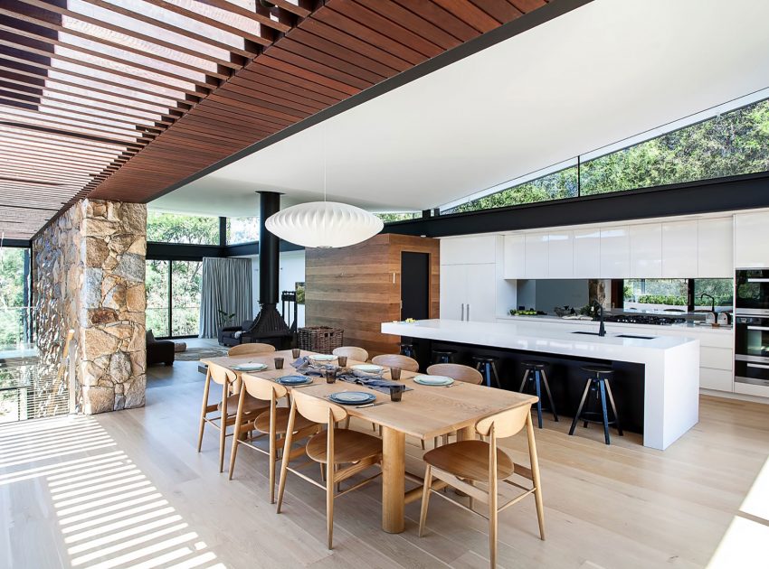 A Spacious Contemporary Home of Stone and Steel Built Above a River in Melbourne, Australia by Alexandra Buchanan Architecture (14)