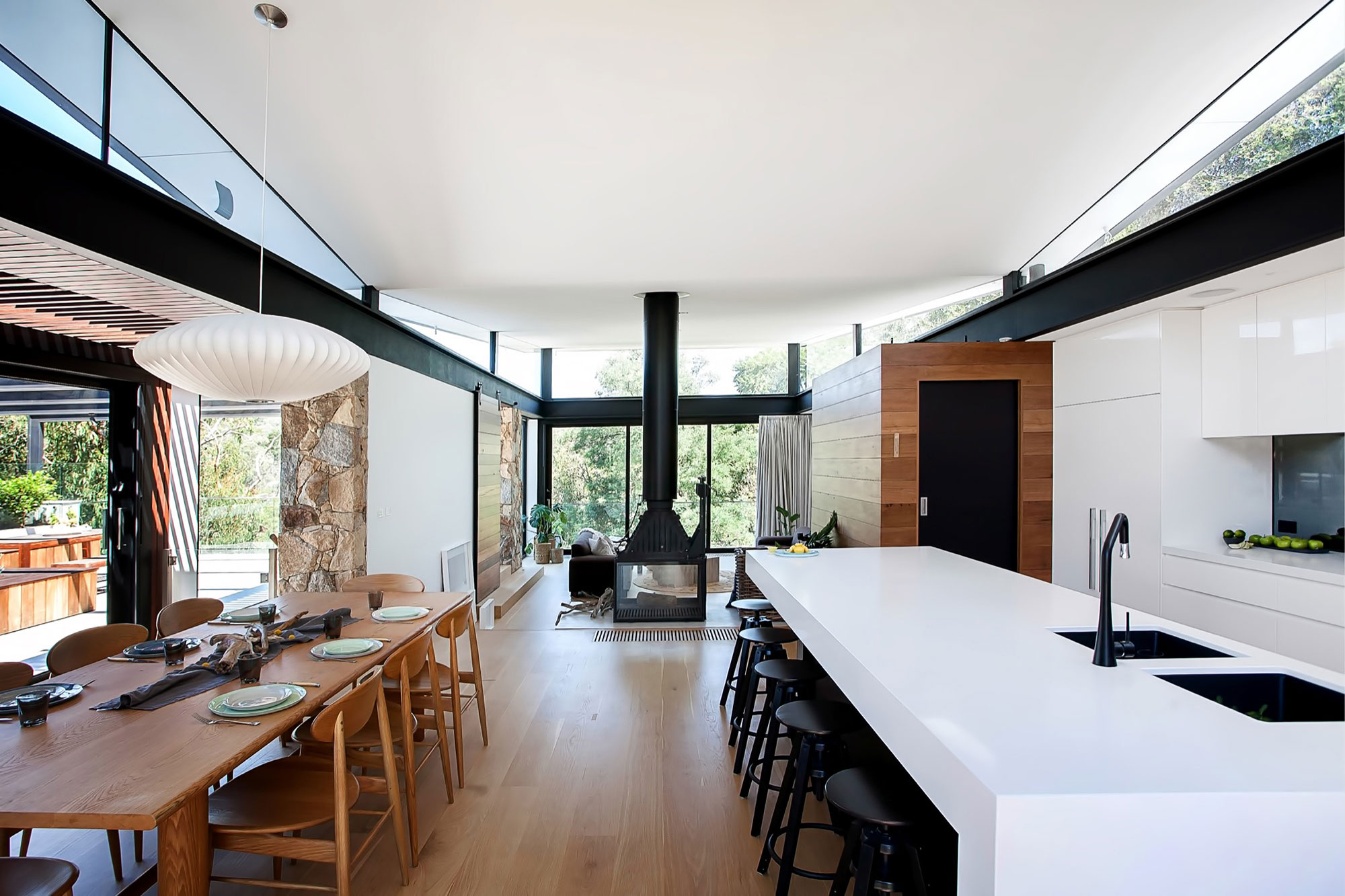 A Spacious Contemporary Home of Stone and Steel Built Above a River in Melbourne, Australia by Alexandra Buchanan Architecture (15)