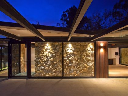 A Spacious Contemporary Home of Stone and Steel Built Above a River in Melbourne, Australia by Alexandra Buchanan Architecture (21)