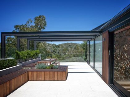 A Spacious Contemporary Home of Stone and Steel Built Above a River in Melbourne, Australia by Alexandra Buchanan Architecture (4)