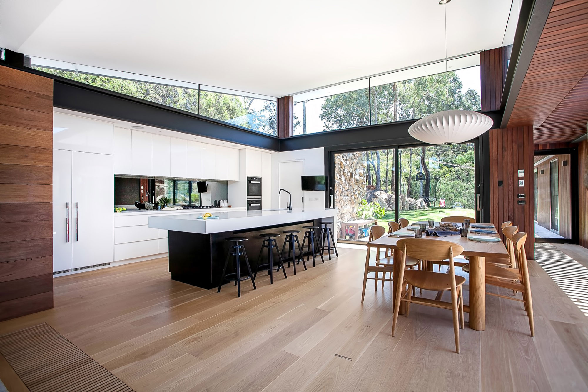 A Spacious Contemporary Home of Stone and Steel Built Above a River in Melbourne, Australia by Alexandra Buchanan Architecture (9)