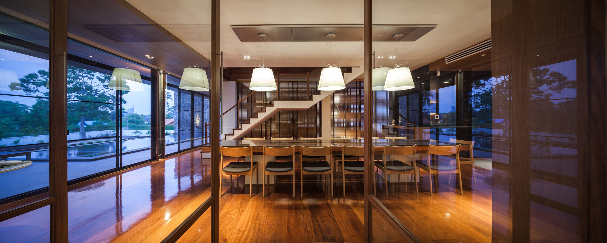 A Spacious Contemporary Home with Warm Atmosphere in Chon Buri, Thailand by Junsekino Architect and Design (10)