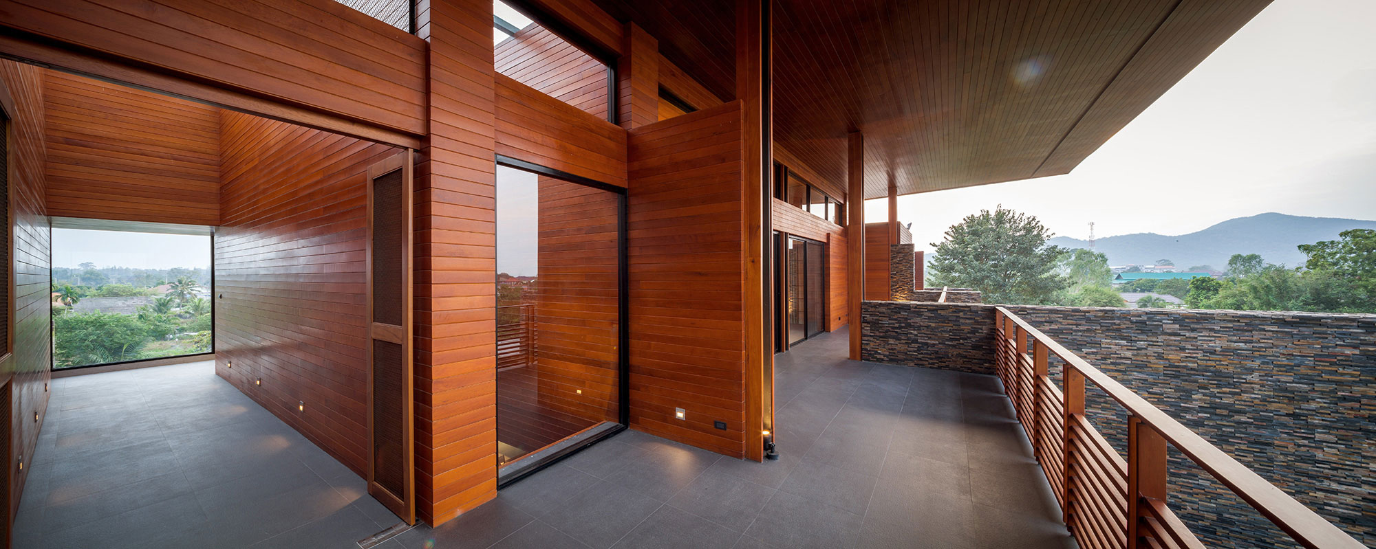 A Spacious Contemporary Home with Warm Atmosphere in Chon Buri, Thailand by Junsekino Architect and Design (4)