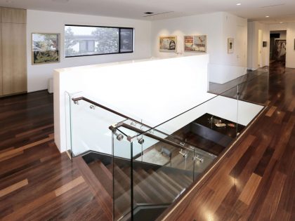 A Spacious Contemporary Home with an Eye-Catching Interior in Southampton by Stern and Bucek Architects (18)