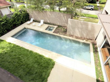 A Spacious Contemporary Home with an Eye-Catching Interior in Southampton by Stern and Bucek Architects (2)