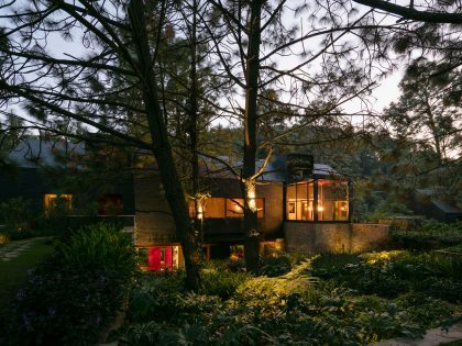 A Spacious Home with a Modern Take of Traditional Elements in the Forest of Tapalpa, Mexico by Andrés Escobar Taller Arquitectónica (14)