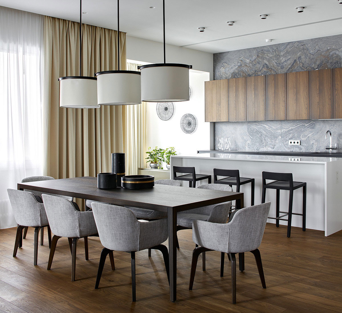 A Spacious Modern Apartment with Panoramic Views of Moscow by Alexandra Fedorova (16)