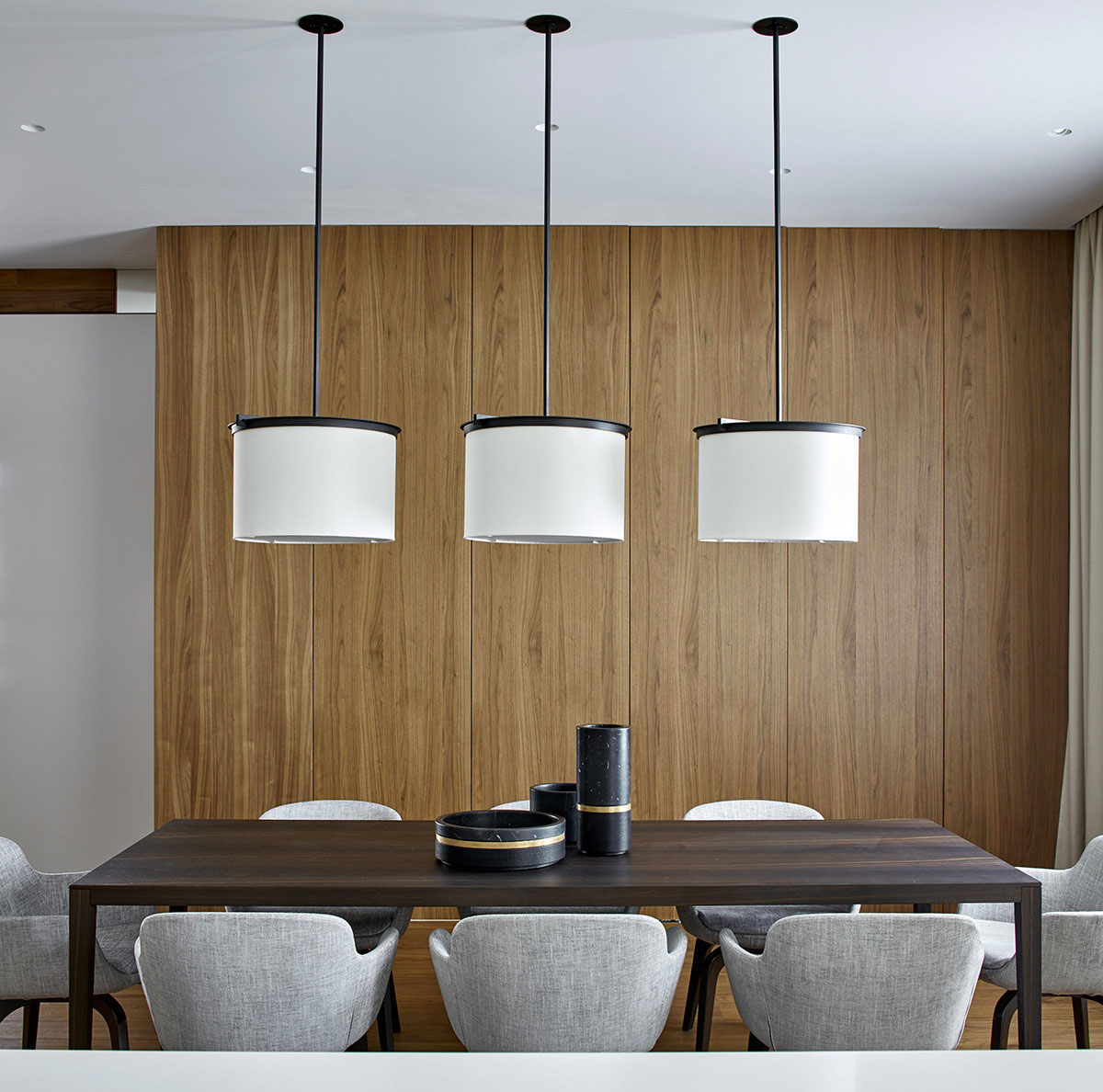 A Spacious Modern Apartment with Panoramic Views of Moscow by Alexandra Fedorova (20)