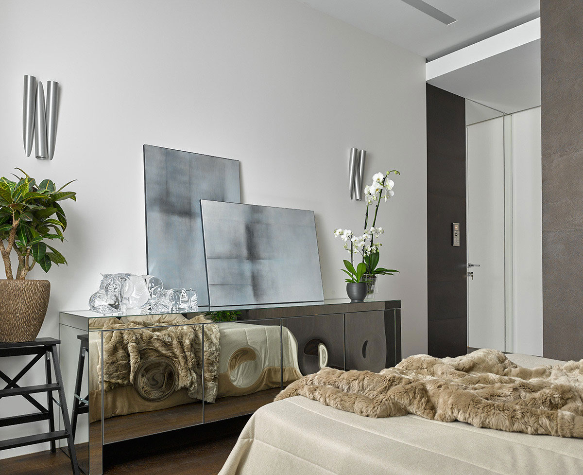A Spacious Modern Apartment with Panoramic Views of Moscow by Alexandra Fedorova (24)