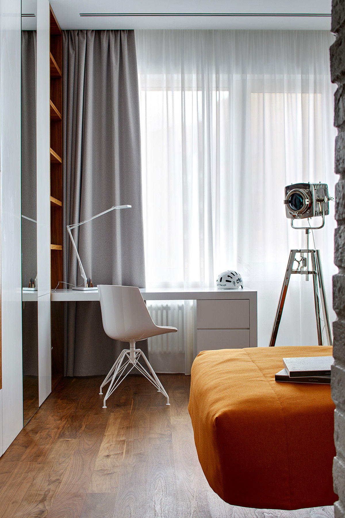A Spacious Modern Apartment with Panoramic Views of Moscow by Alexandra Fedorova (30)