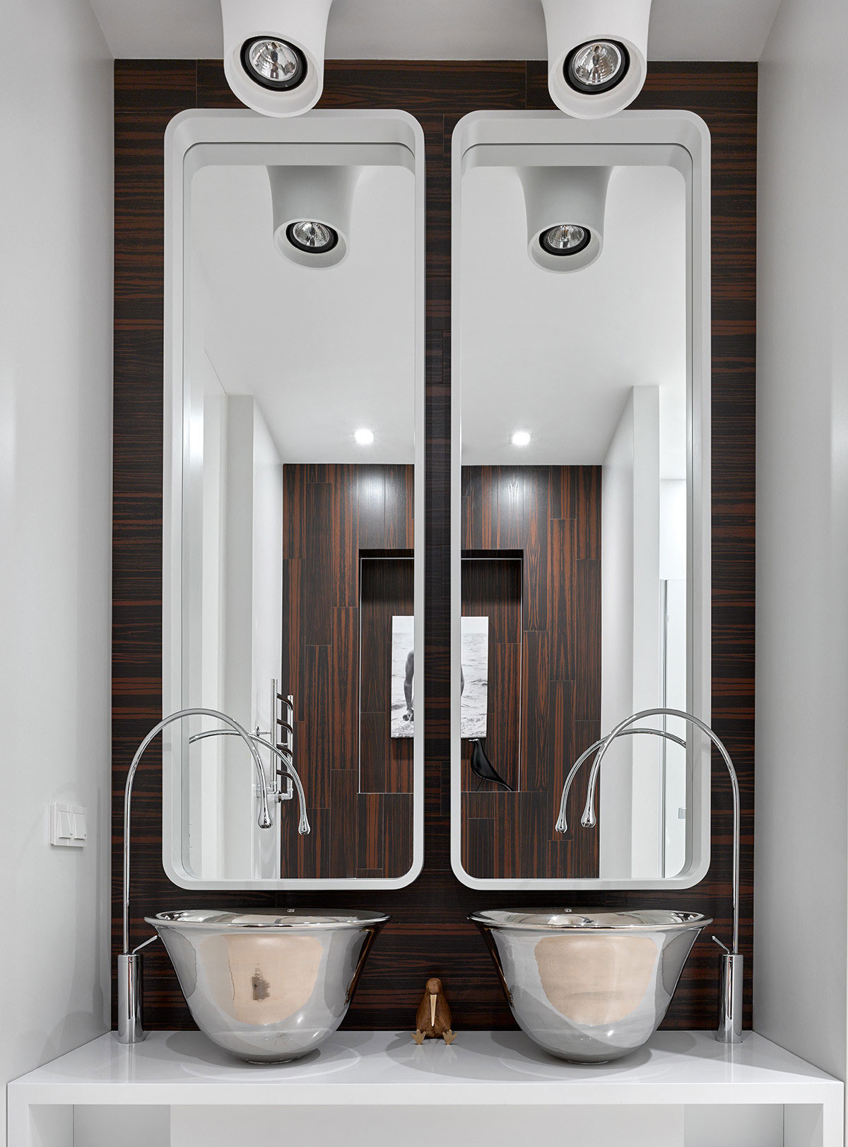 A Spacious Modern Apartment with Panoramic Views of Moscow by Alexandra Fedorova (35)