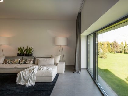 A Spacious and Comfortable Modern House in Dnipropetrovsk Oblast, Ukraine by Azovskiy & Pahomova architects (10)