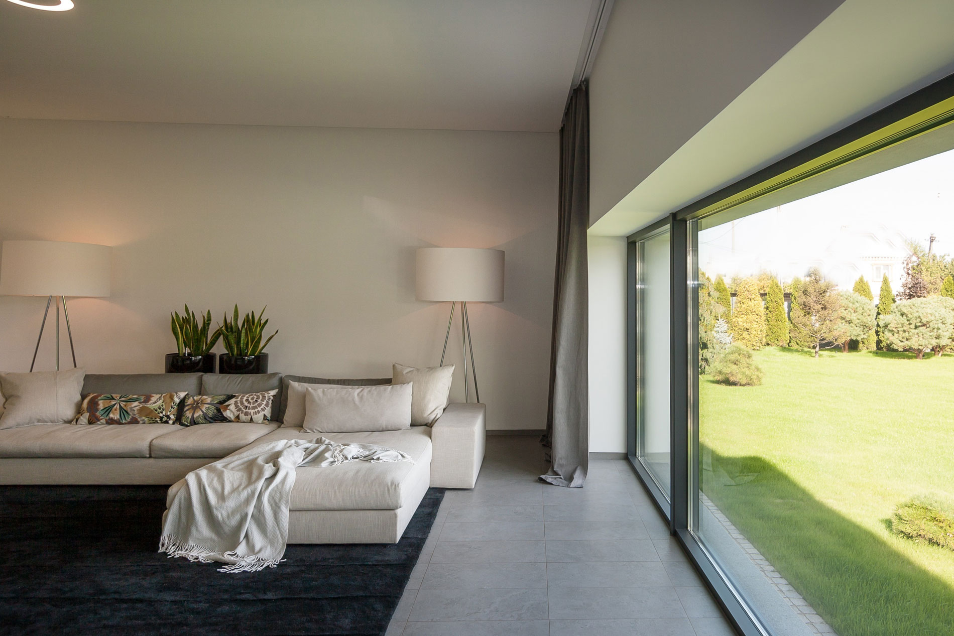 A Spacious and Comfortable Modern House in Dnipropetrovsk Oblast, Ukraine by Azovskiy & Pahomova architects (10)