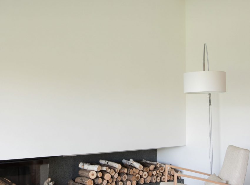 A Spacious and Comfortable Modern House in Dnipropetrovsk Oblast, Ukraine by Azovskiy & Pahomova architects (12)