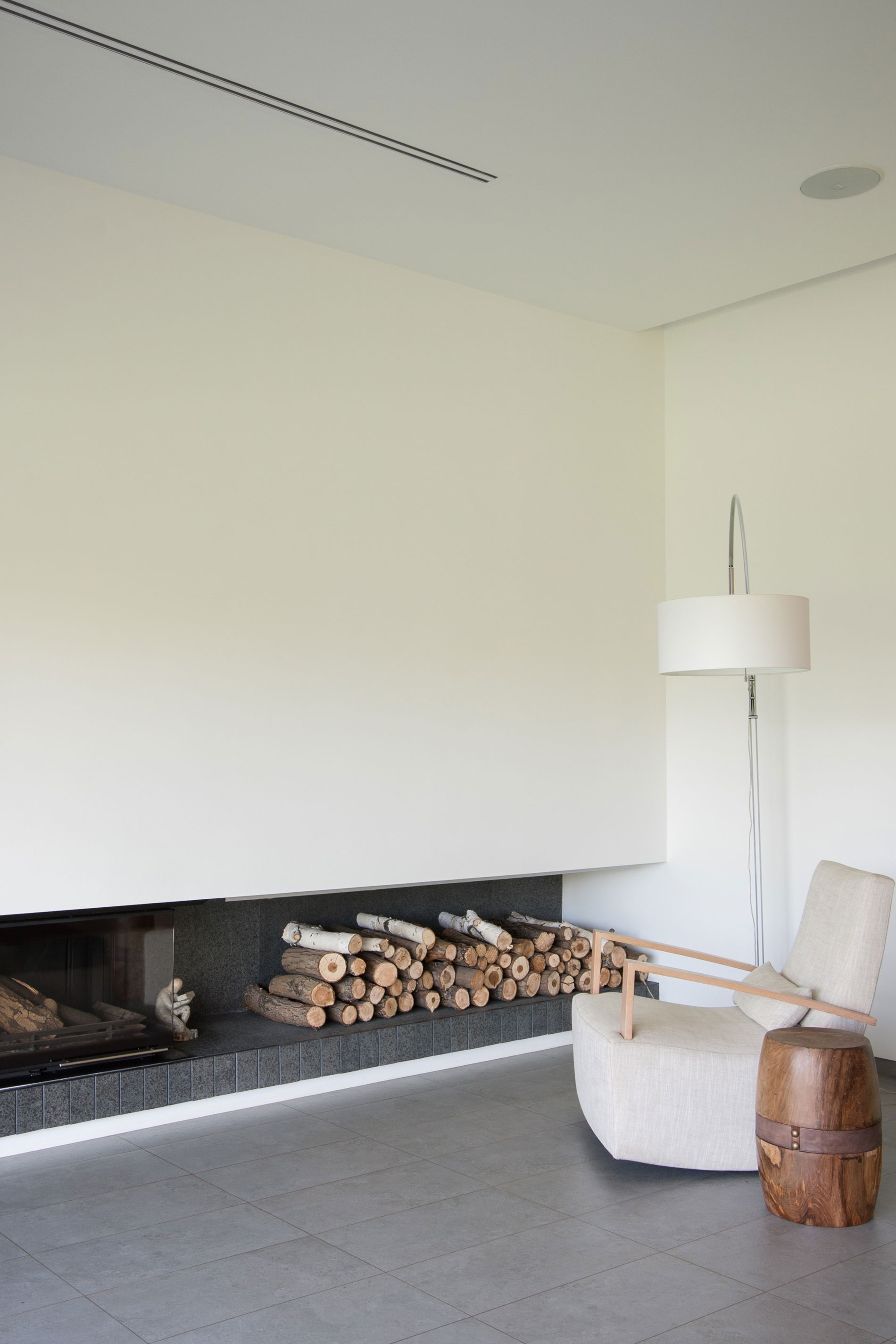 A Spacious and Comfortable Modern House in Dnipropetrovsk Oblast, Ukraine by Azovskiy & Pahomova architects (12)