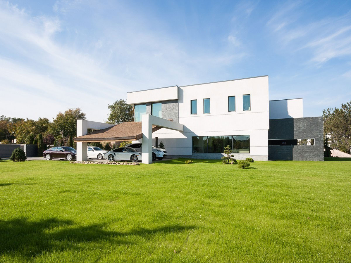 A Spacious and Comfortable Modern House in Dnipropetrovsk Oblast, Ukraine by Azovskiy & Pahomova architects (2)