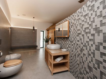 A Spacious and Comfortable Modern House in Dnipropetrovsk Oblast, Ukraine by Azovskiy & Pahomova architects (21)