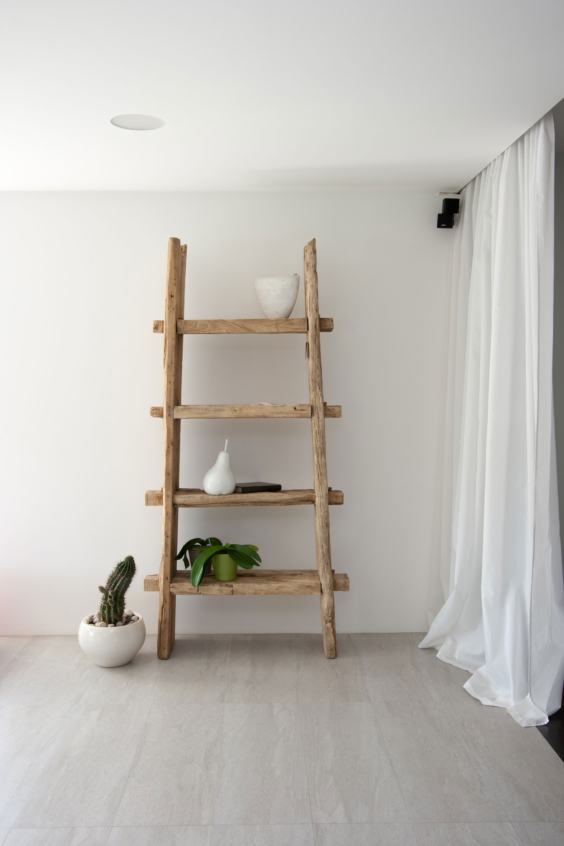 A Spacious and Comfortable Modern House in Dnipropetrovsk Oblast, Ukraine by Azovskiy & Pahomova architects (24)