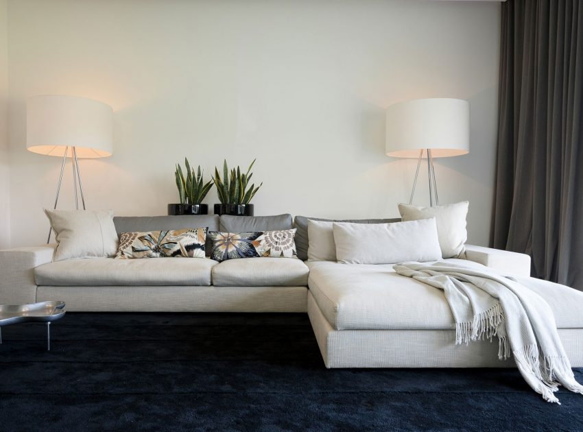 A Spacious and Comfortable Modern House in Dnipropetrovsk Oblast, Ukraine by Azovskiy & Pahomova architects (8)