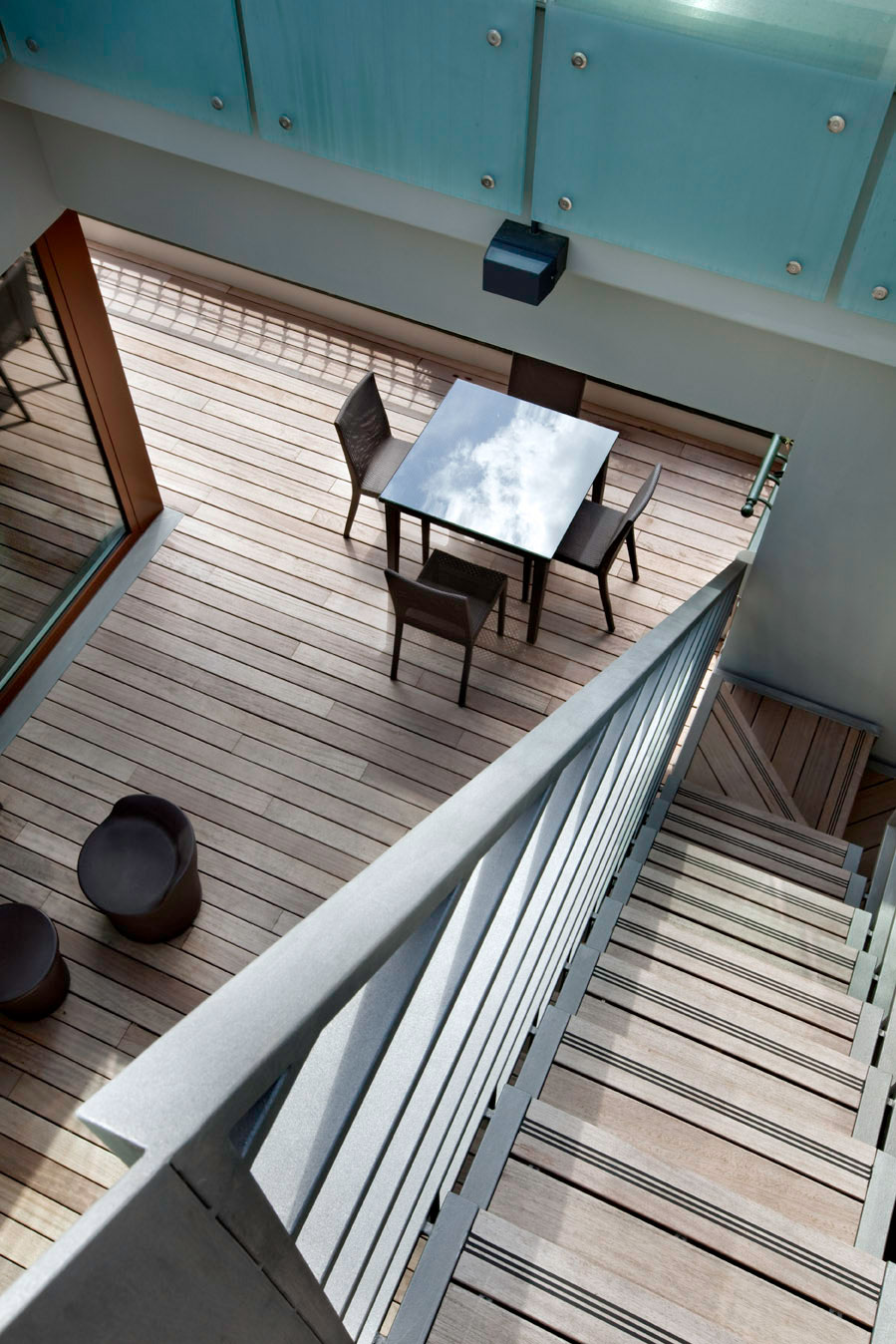 A Spacious and Bright Vertical Home That Opens to the Sky in Rome, Italy by Westway Architects (10)