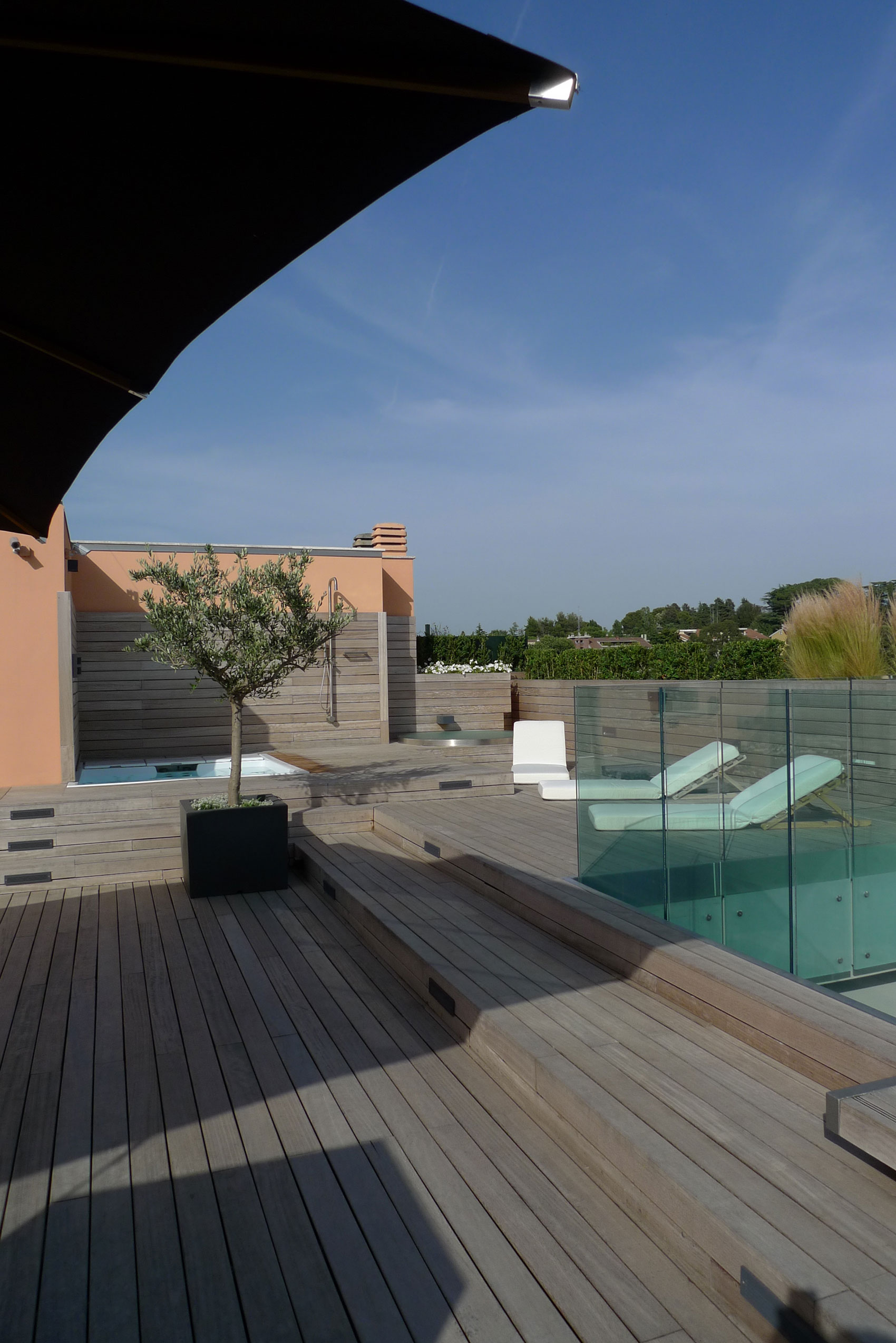 A Spacious and Bright Vertical Home That Opens to the Sky in Rome, Italy by Westway Architects (12)